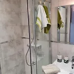 La Canopee Superbe 2 Pieces Neuf A 100m De La Classe 2 Etoiles *