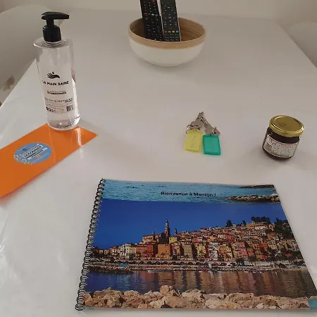 La Canopee Superbe 2 Pieces Neuf A 100m De La Classe 2 Etoiles