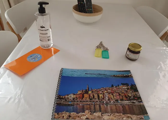 La Canopee Superbe 2 Pieces Neuf A 100m De La Classe 2 Etoiles